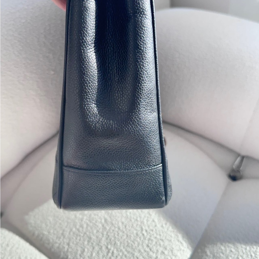 SOLD - CHANEL Vintage Black Caviar Tote Bag - Picture 4 of 10